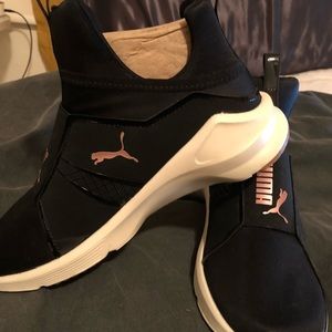 puma velvet trainers